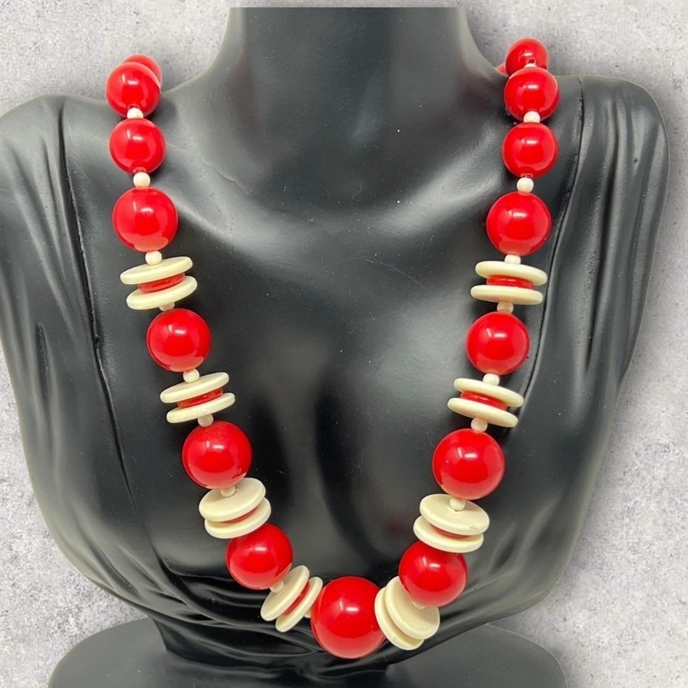Vintage Red White Necklace Round Flat Disk Beads Retro 28 inches